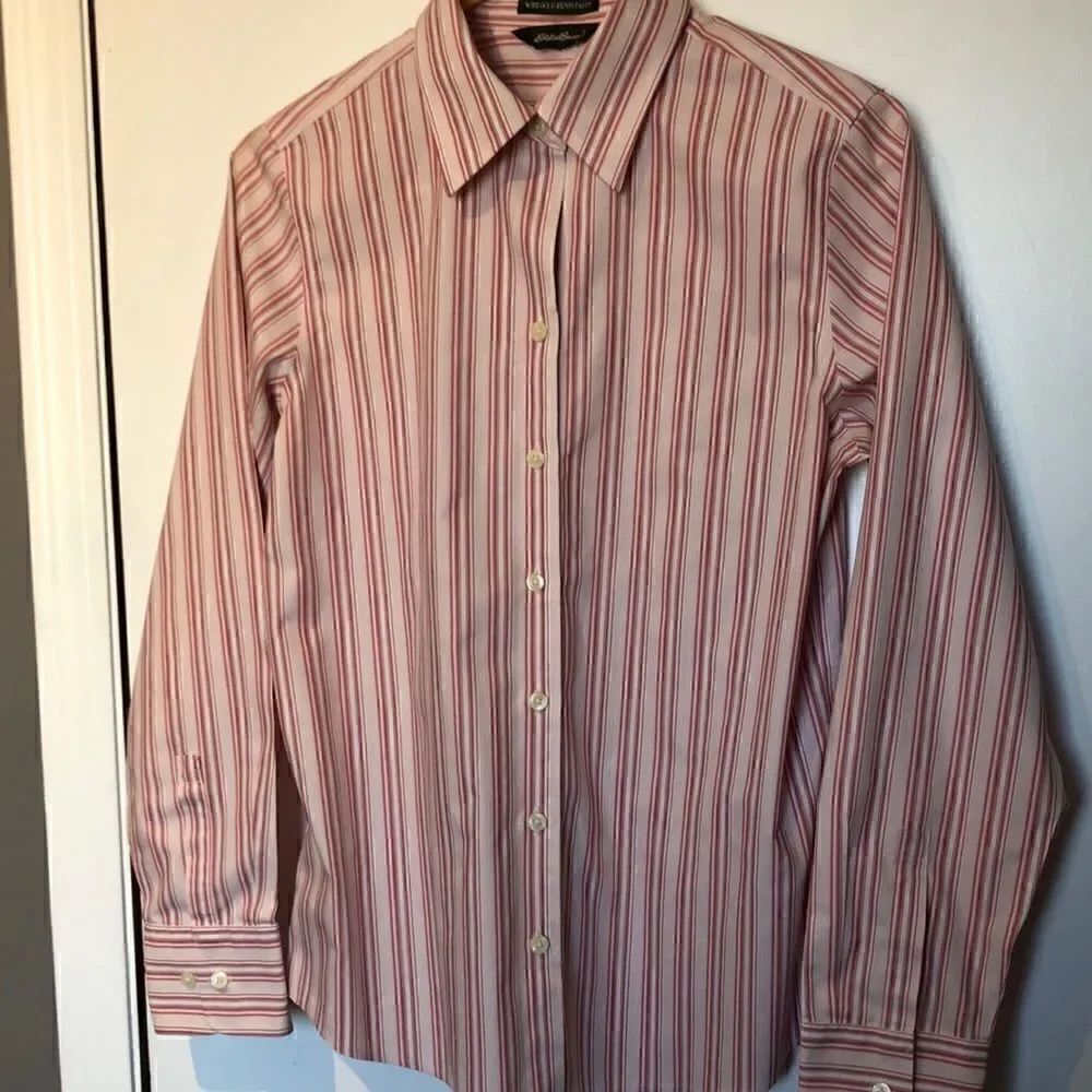 Eddie Bauer wrinkle resistant size Small button down shirt